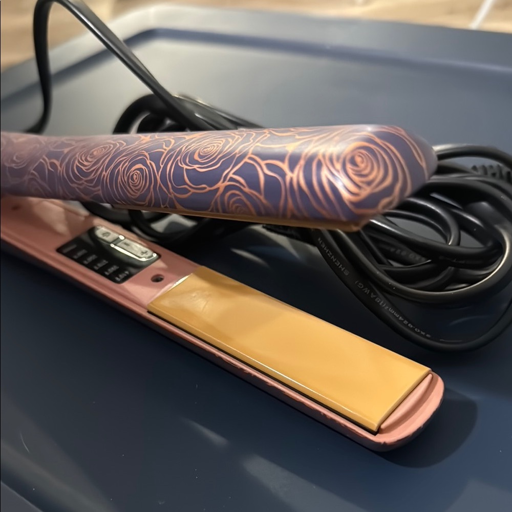 CHI ultra rose gold and purple Pattern Hair Straightener - Picture 4 of 4